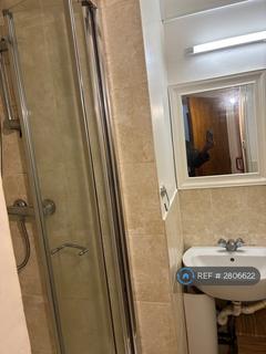 Studio to rent, Harp Island Close, London, NW10