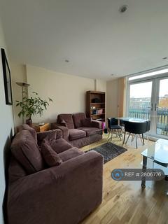 3 bedroom flat to rent, Wharf Lane, London, E14