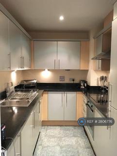 3 bedroom flat to rent, Wharf Lane, London, E14