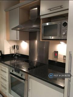 3 bedroom flat to rent, Wharf Lane, London, E14