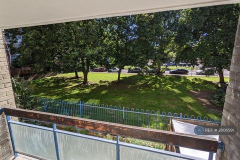 2 bedroom flat to rent, Dacca St, London, SE8