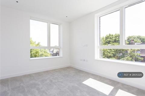 2 bedroom flat to rent, High Street, London, N8