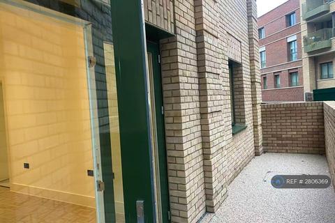 1 bedroom flat to rent, Monarch Square, London, SW11