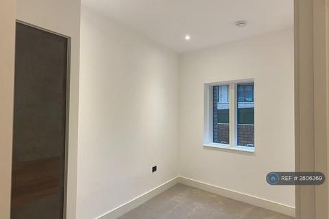 1 bedroom flat to rent, Monarch Square, London, SW11