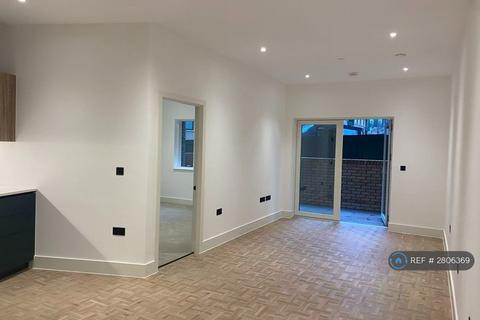 1 bedroom flat to rent, Monarch Square, London, SW11