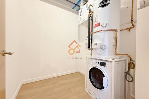 2 bedroom flat to rent, The Axium, 40 Windmill Street, Birmingham B1