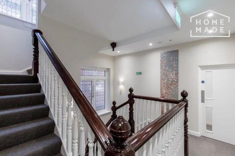 Flat to rent, 24 Wedderburn Road, NW3