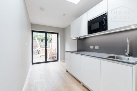 Flat to rent, 24 Wedderburn Road, NW3
