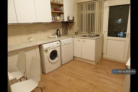 3 bedroom flat to rent, Wykeham Court, London, NW4