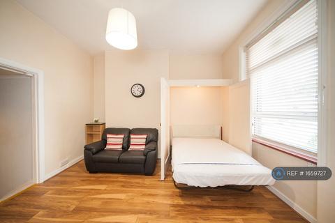 Studio to rent, Brockley Road, London, SE4