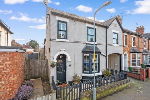 4 bedroom end of terrace house for sale, Kings Road, Evesham WR11