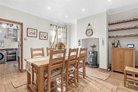 4 bedroom end of terrace house for sale, Kings Road, Evesham WR11