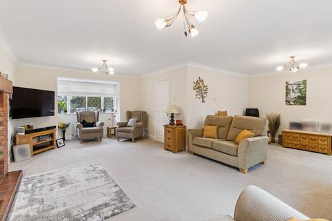 4 bedroom detached house for sale, High Street, Arlesey, SG15