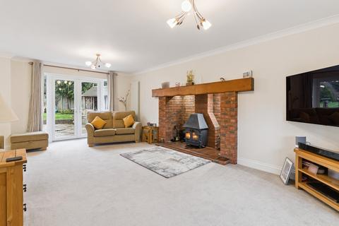 4 bedroom detached house for sale, High Street, Arlesey, SG15