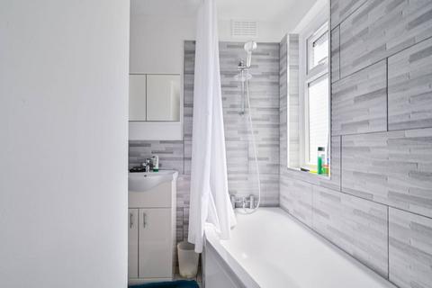 1 bedroom flat to rent, St Augustines Road, Camden, London, NW1