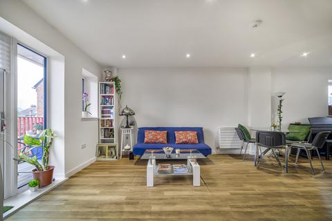 Mozart Gardens, London, W3