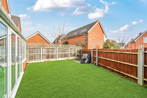 3 bedroom semi-detached house for sale, Valor Drive, Aylesbury HP18