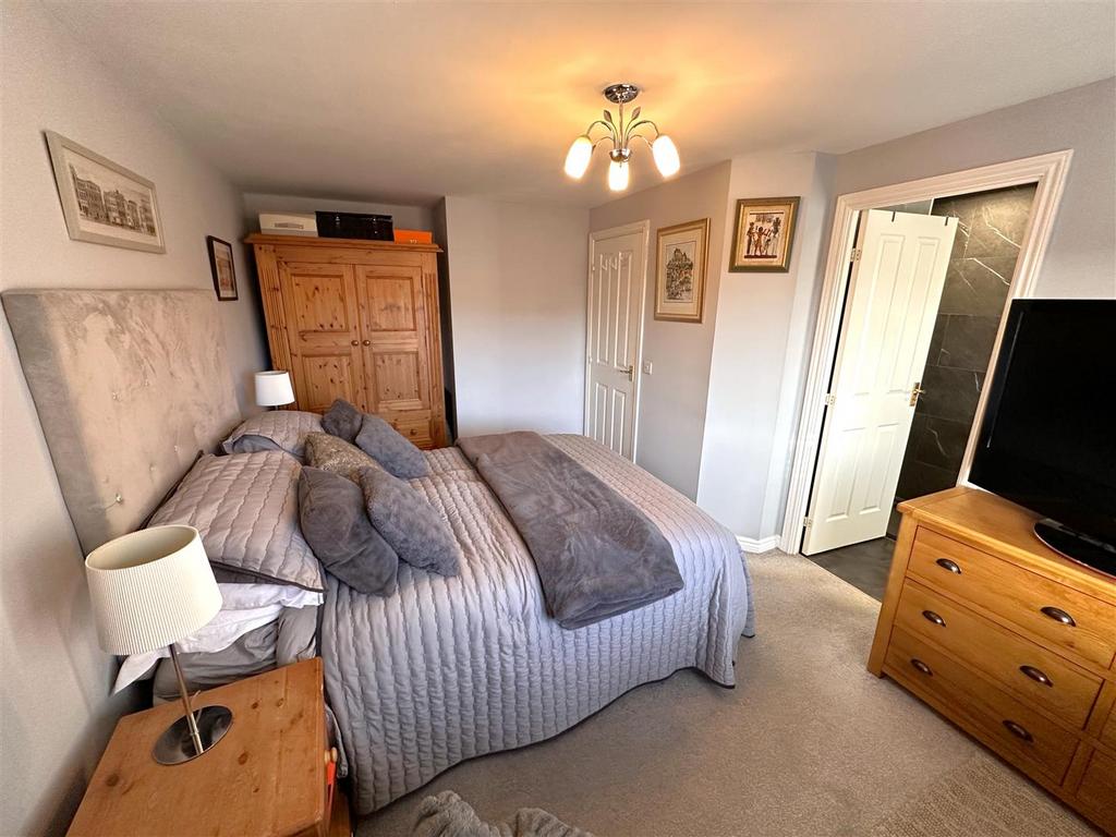 Bedroom One Into En-Suite 09