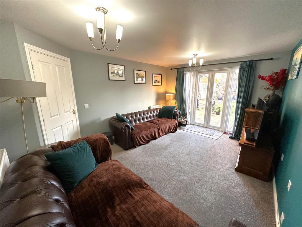 Generous Living Room 691