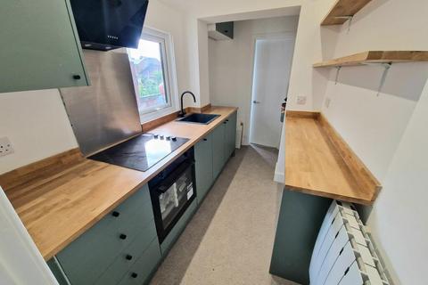 3 bedroom terraced house to rent, Grotto Gardens, Margate CT9