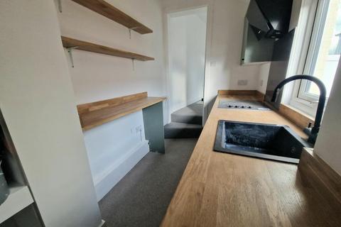 3 bedroom terraced house to rent, Grotto Gardens, Margate CT9