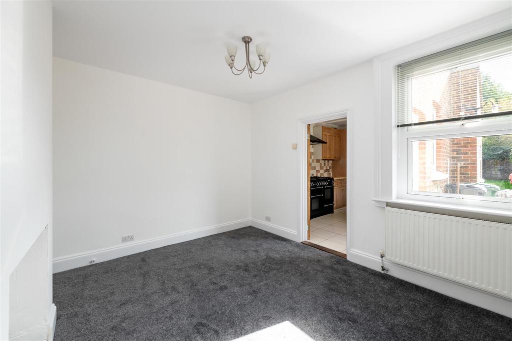 71 Church Road internals5 - Copy.jpg