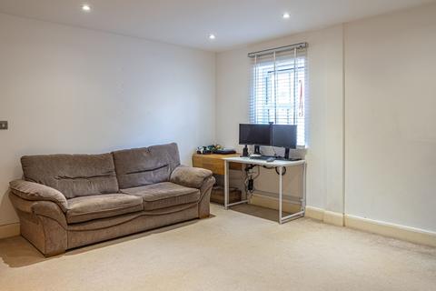 1 bedroom flat for sale, Estcourt Road, Watford WD17