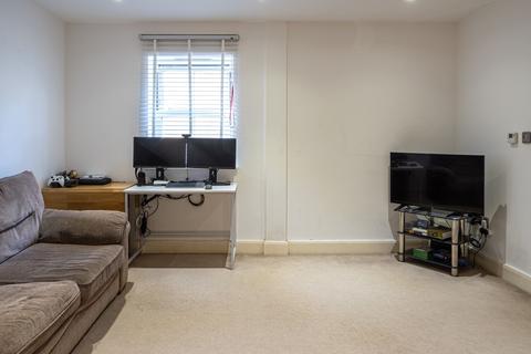 1 bedroom flat for sale, Estcourt Road, Watford WD17