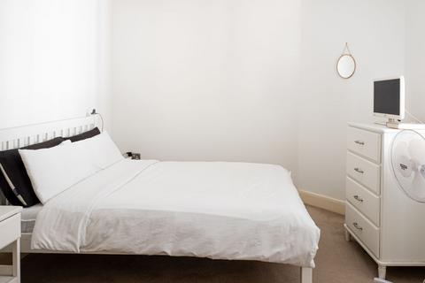 1 bedroom flat for sale, Estcourt Road, Watford WD17
