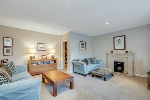 5 bedroom detached house for sale, Kenwood Drive, Walton-On-Thames, KT12
