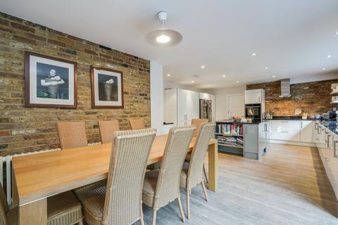 5 bedroom detached house for sale, Kenwood Drive, Walton-On-Thames, KT12