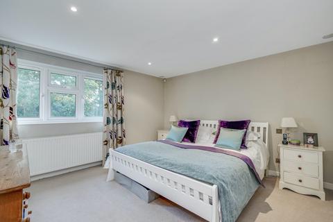 5 bedroom detached house for sale, Kenwood Drive, Walton-On-Thames, KT12