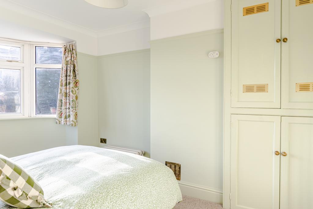 Bedroom2a