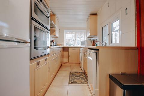 2 bedroom terraced house for sale, Oxhey Avenue, Watford, WD19