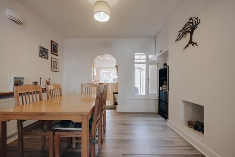 2 bedroom terraced house for sale, Oxhey Avenue, Watford, WD19