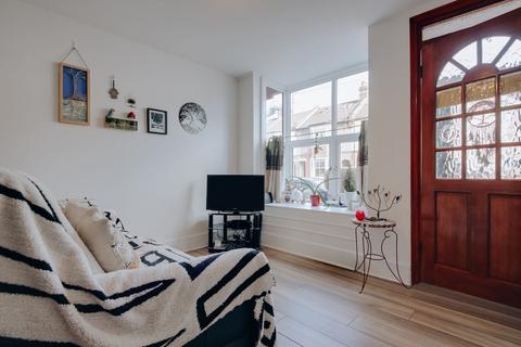 2 bedroom terraced house for sale, Oxhey Avenue, Watford, WD19