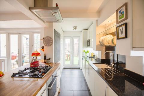 3 bedroom terraced house for sale, Eastwood Road, Rayleigh SS6