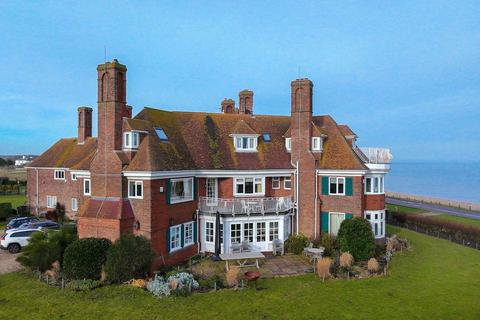3 bedroom apartment for sale, Princes Drive, Sandwich CT13