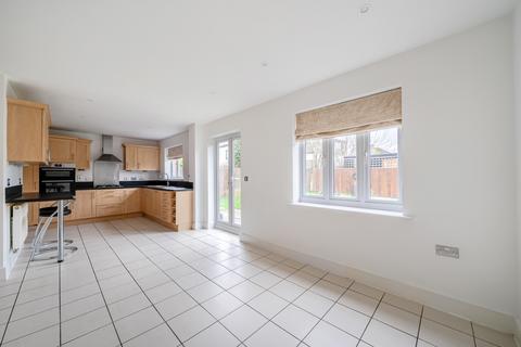 4 bedroom link detached house for sale, Church Road, Byfleet, KT14