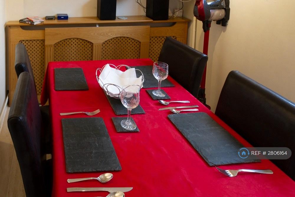 Kitchen Dining Area