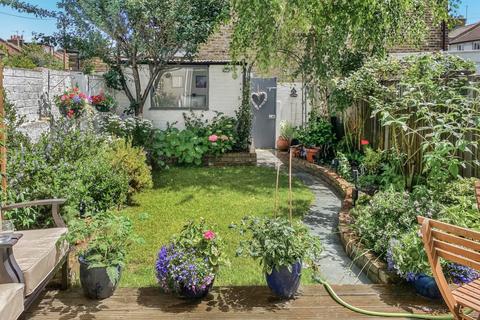 2 bedroom terraced house for sale, Abbey Road, London, SW19