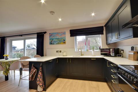 undefined, The Martlets, Broad Oak