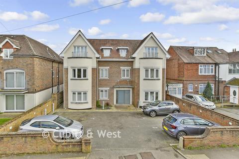 1 bedroom ground floor flat for sale, Ladbroke Road, Redhill, Surrey