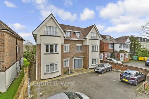 1 bedroom ground floor flat for sale, Consero Court, Redhill RH1