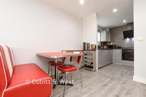 1 bedroom ground floor flat for sale, Consero Court, Redhill RH1