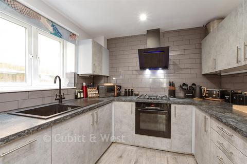 1 bedroom ground floor flat for sale, Consero Court, Redhill RH1