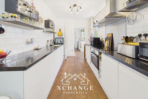 4 bedroom terraced house for sale, Park Avenue, Nuneaton CV11
