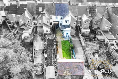 4 bedroom terraced house for sale, Park Avenue, Nuneaton CV11