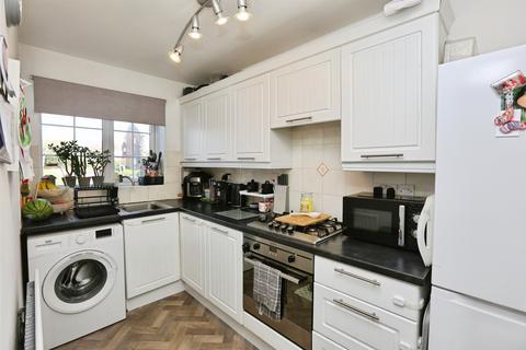 2 bedroom end of terrace house for sale, Smith Street, Gosport