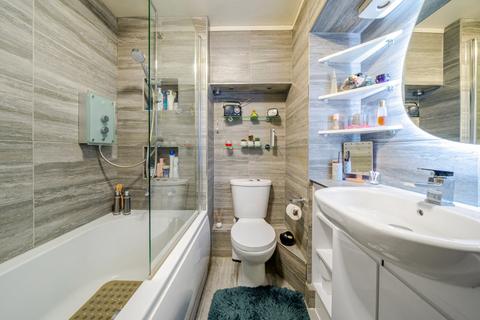 1 bedroom flat for sale, Shepherds Bush Road, Brook Green, London, W6